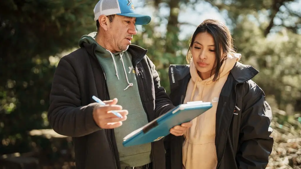 How to Find a Roofing Contractor You Can Understand